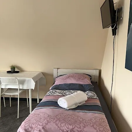 Highway 2 Homestay Buende