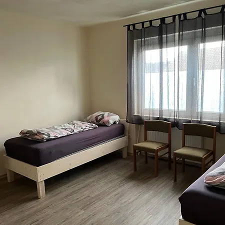 Pension Highway - Buende Carl Diem Strasse 46 Homestay