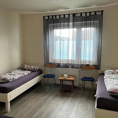 Pension Highway - Buende Carl Diem Strasse 46 Homestay